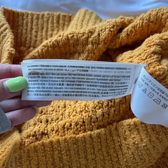 Abercrombie & Fitch Knit Sweater - Picture 5 of 5